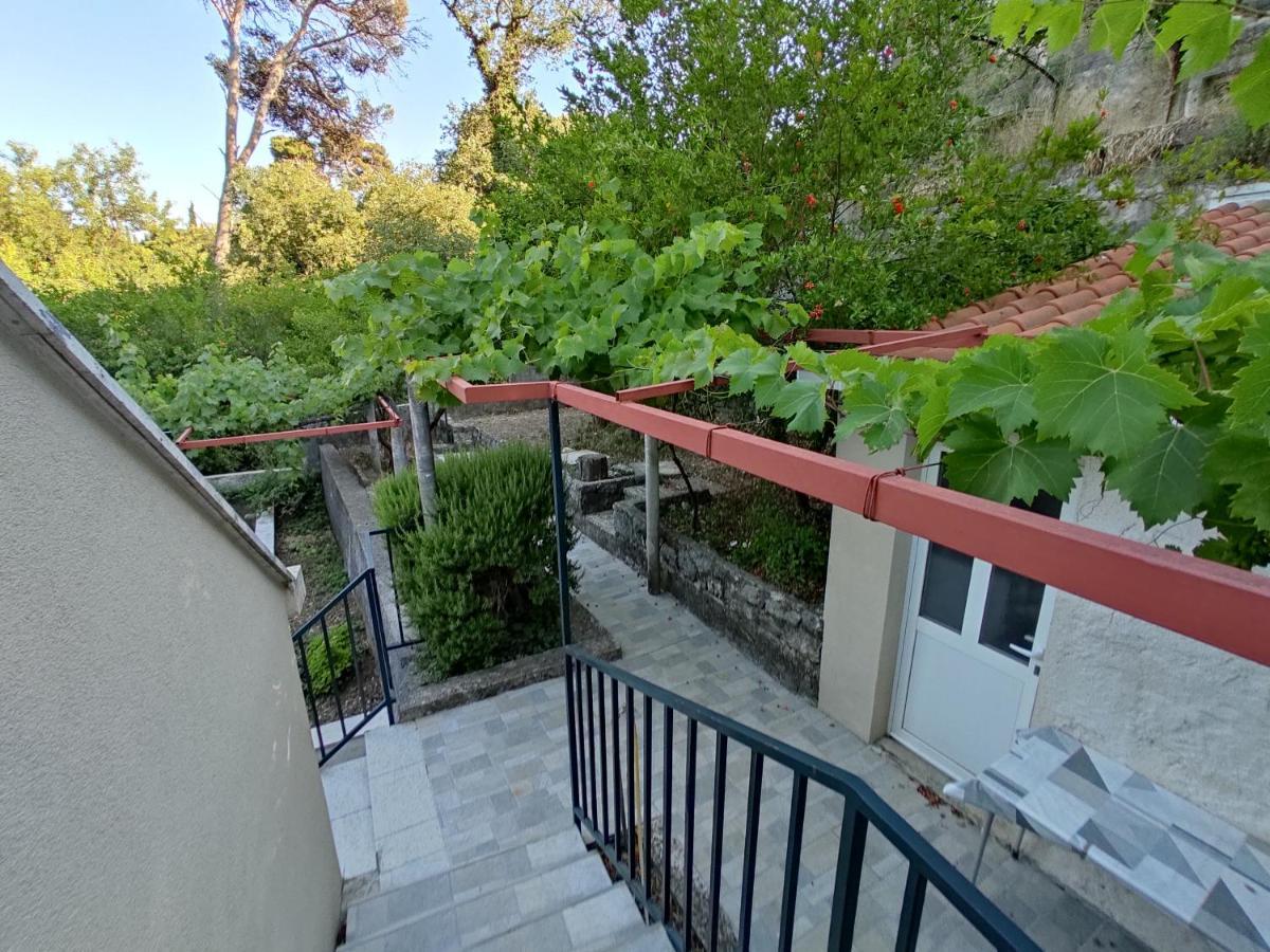 Arbanas Apartment